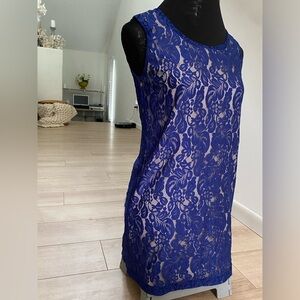 Size Small Francesca’s lace mini cocktail dress